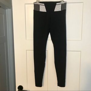 Lulu Lemon Leggings size 6 blacks and white